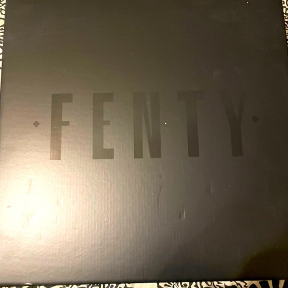 Fenty Puma - Picture 1 of 5